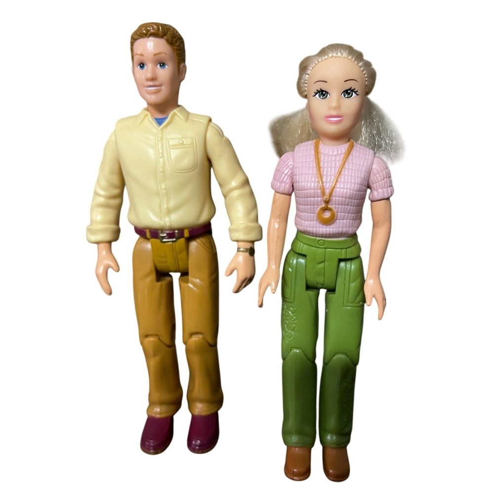 Mattel Loving Family Mom and Dad Dollhouse Figures 2006 Vintage Posable